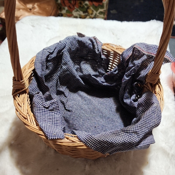 VINTAGE  weaved basket with  plaid cloth Other - Wicker Basket with Blue Checkered Cloth.  SEE PHOTOS !!